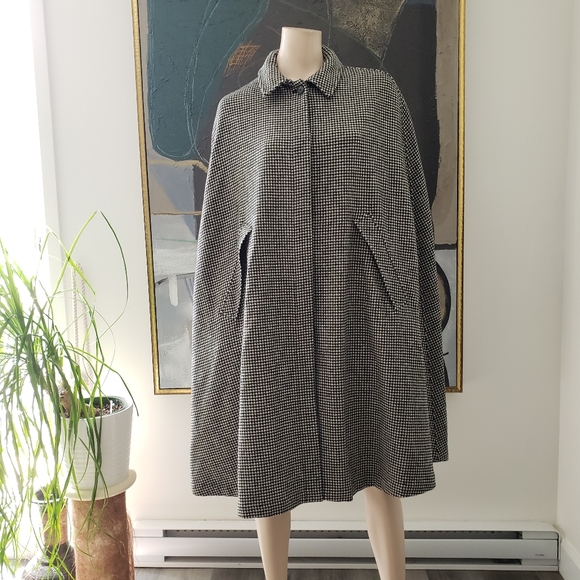 Jones New York | Knee-length Cape with Front Closure - Picture 1 of 9